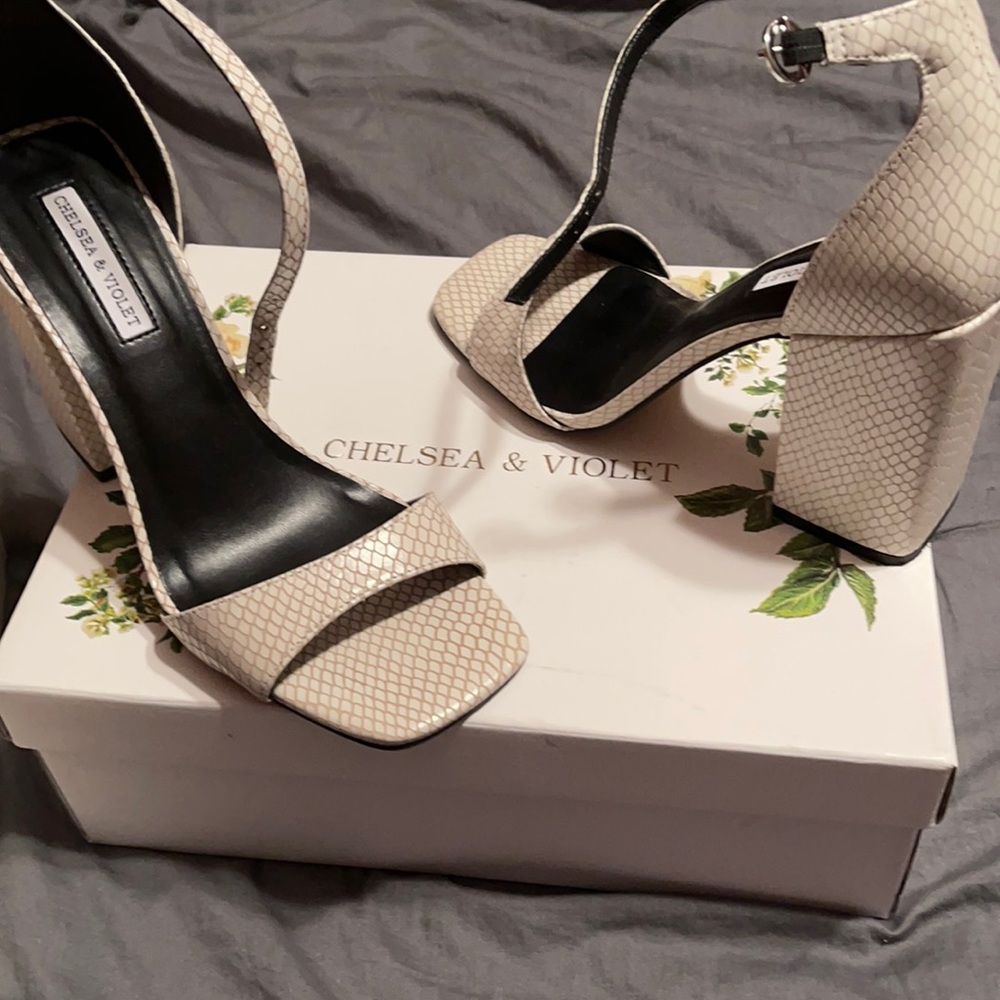 Chelsea & Violet Cream Snake Skin Heels
